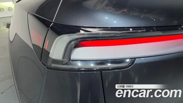 Tesla Model Y — Фото автомобиля 22