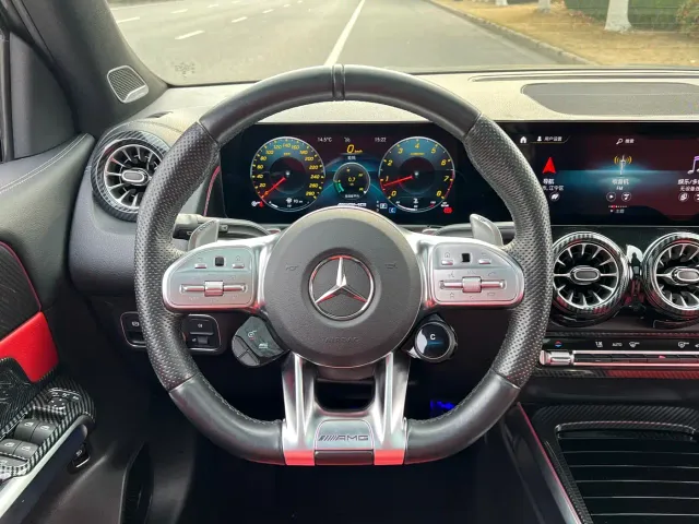 Mercedes-Benz GLB AMG — Фото автомобиля 12