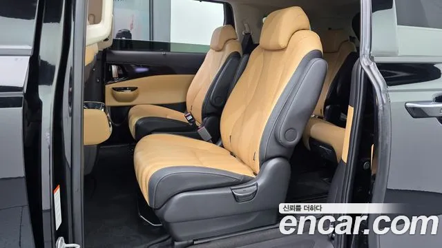 Kia Carnival Generation 4 — Фото автомобиля 17