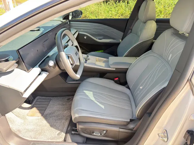 Geely Galaxy E8 — Фото автомобиля 8