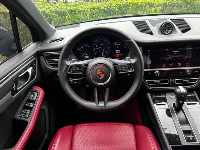 Porsche Macan — Фото автомобиля 9