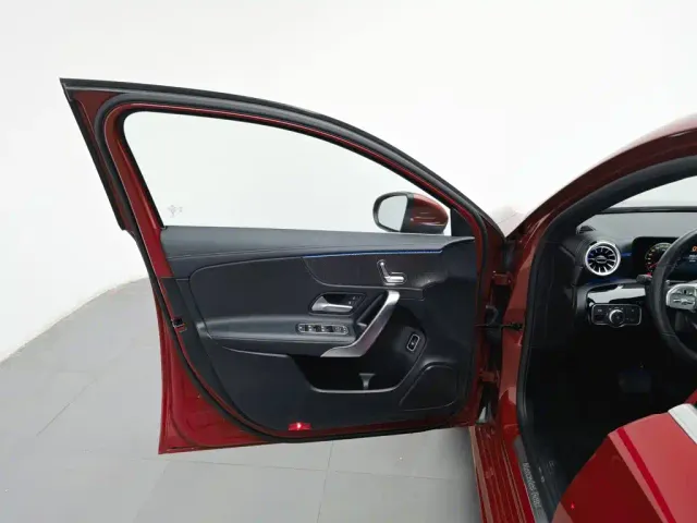 Mercedes-Benz A-Class — Фото автомобиля 8