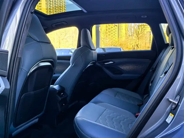 Audi Q6L e-tron — Фото автомобиля 13