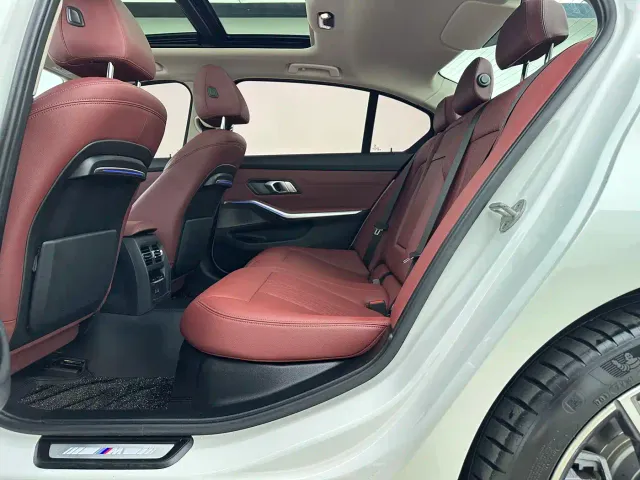 BMW 3 Series — Фото автомобиля 10