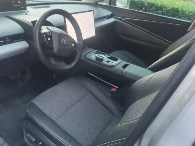 Toyota bZ5 — Фото автомобиля 9