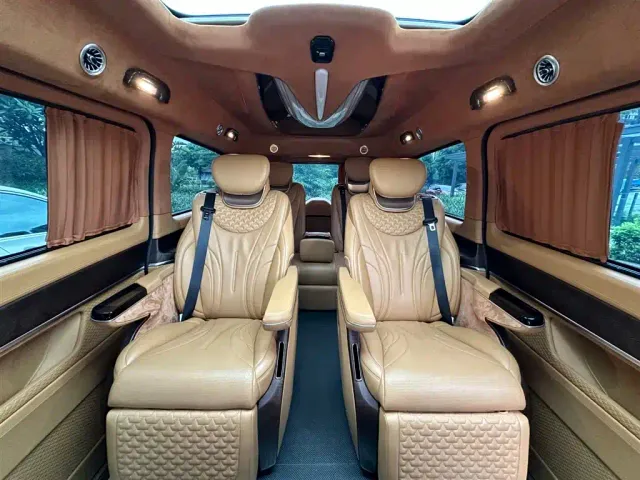 Mercedes-Benz V-Class — Фото автомобиля 20