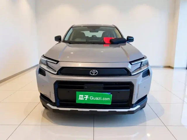 Toyota RAV4 — Фото автомобиля 2