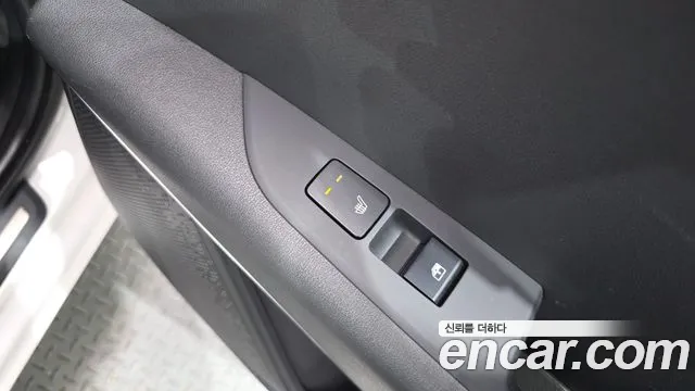 Kia Niro — Фото автомобиля 19