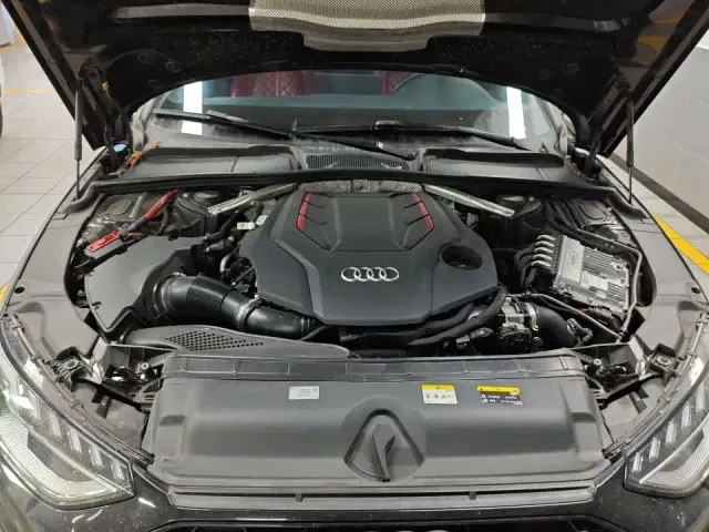 Audi S4 — Фото автомобиля 9