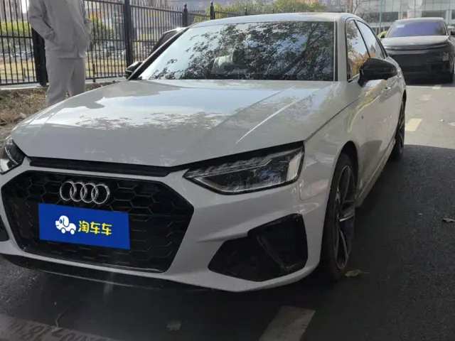Фотография автомобиля — Audi A4L