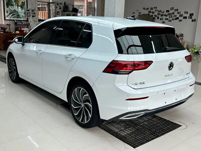 Volkswagen Golf — Фото автомобиля 6