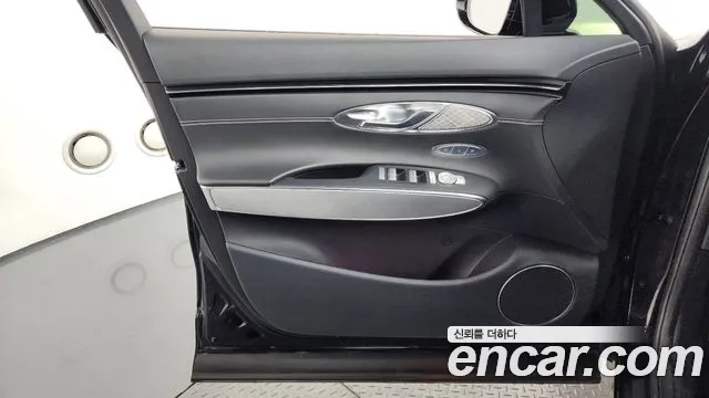 Genesis GV70 Electrified GV70 — Фото автомобиля 13