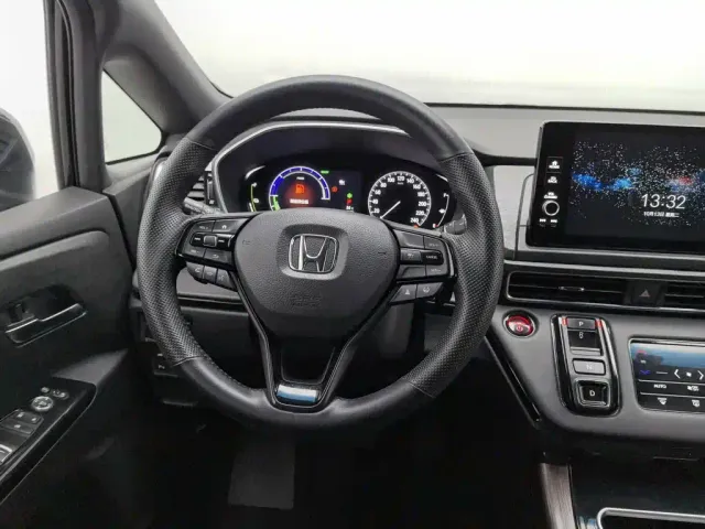 Honda Elysion — Фото автомобиля 11