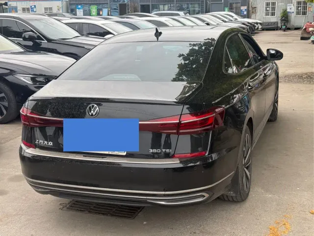 Volkswagen Passat — Фото автомобиля 6