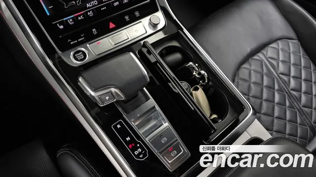 Audi Q8 55 TFSI quattro Premium — Фото автомобиля 9