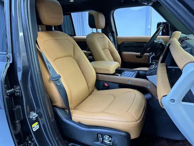 Land Rover Defender — Фото автомобиля 22