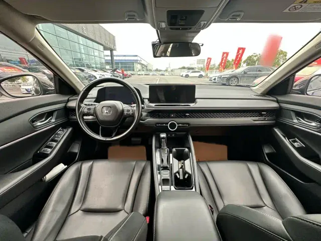 Honda Accord — Фото автомобиля 10