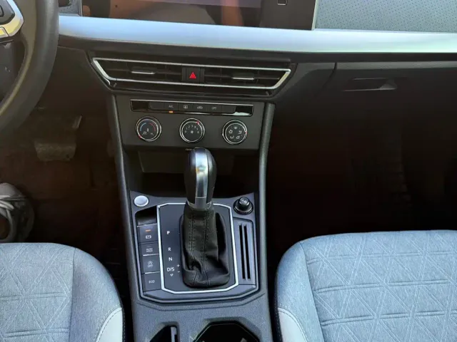 Volkswagen Lavida — Фото автомобиля 14