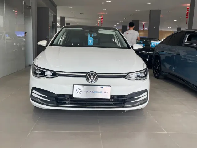 Volkswagen Golf — Фото автомобиля 5