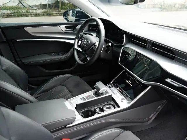 Audi A7L — Фото автомобиля 11