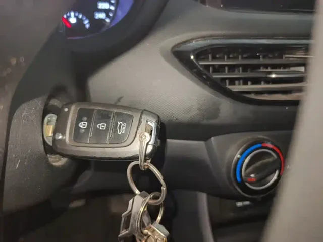 Hyundai Elantra — Фото автомобиля 8