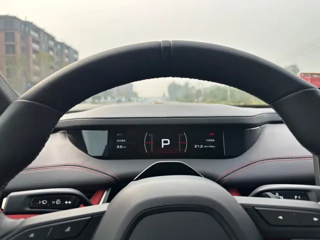 Xiaomi SU7 — Фото автомобиля 4