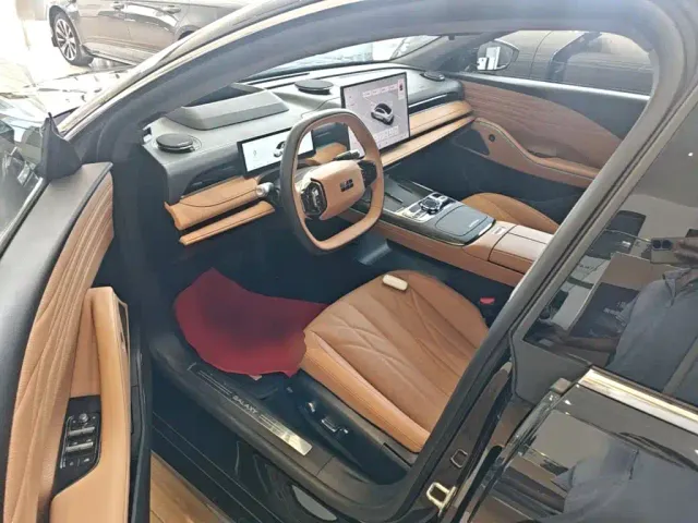 Geely Galaxy Xingyao 8 — Фото автомобиля 15