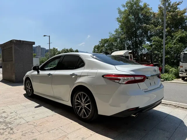 Toyota Camry — Фото автомобиля 6