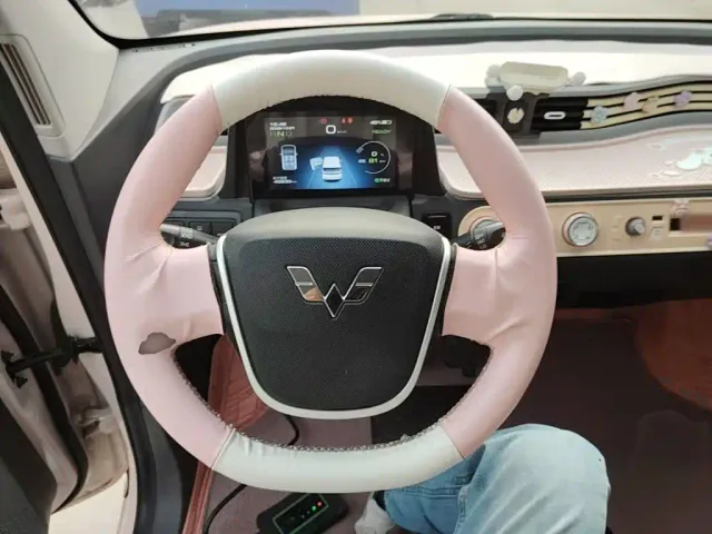 Wuling Hongguang Mini EV — Фото автомобиля 10