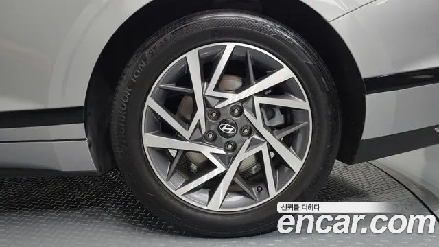 Hyundai Grandeur Grandeur (GN7) 3.5 LPG 2WD (Такси) — Фото автомобиля 18