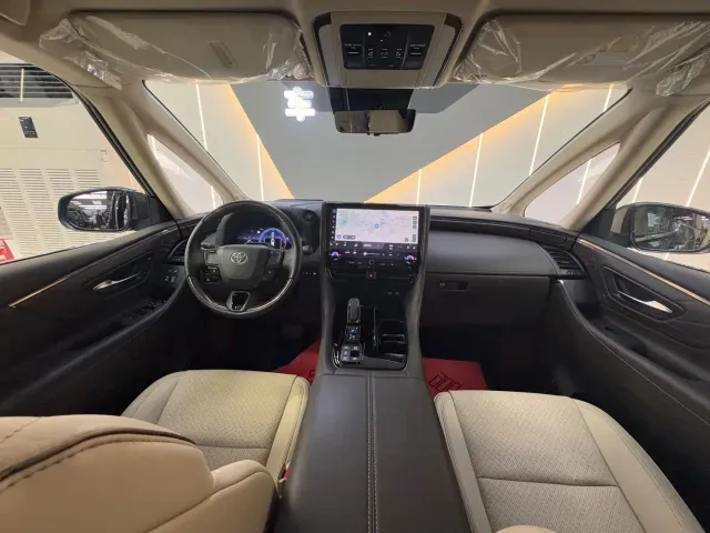 Toyota Alphard — Фото автомобиля 25