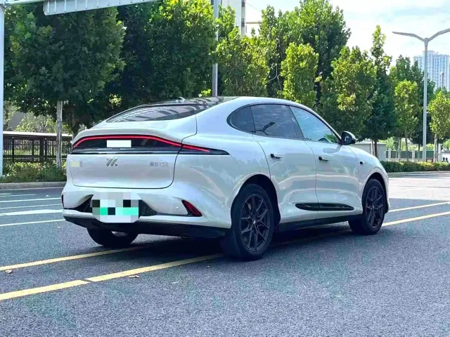 IM Motors LS6 — Фото автомобиля 9