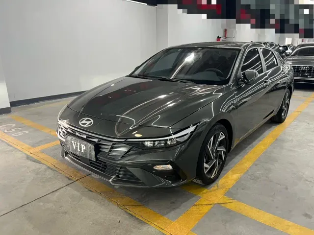 Фотография автомобиля — Hyundai Elantra