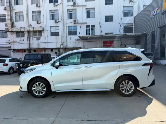 Toyota Granvia — Фото автомобиля 6