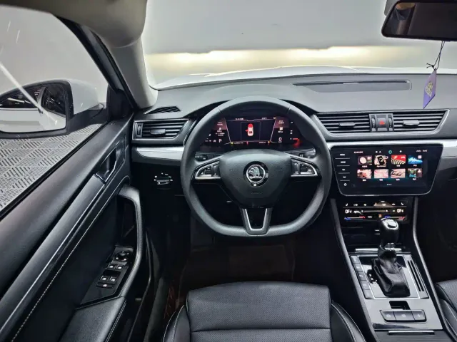 Skoda Superb — Фото автомобиля 14