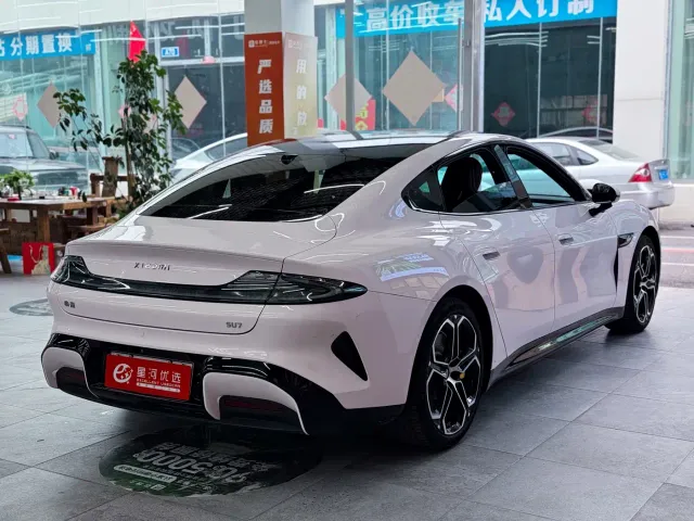 Xiaomi SU7 — Фото автомобиля 7