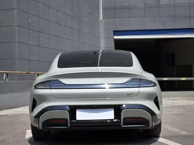 Xiaomi SU7 — Фото автомобиля 8
