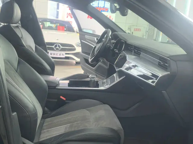 Audi A6L — Фото автомобиля 12
