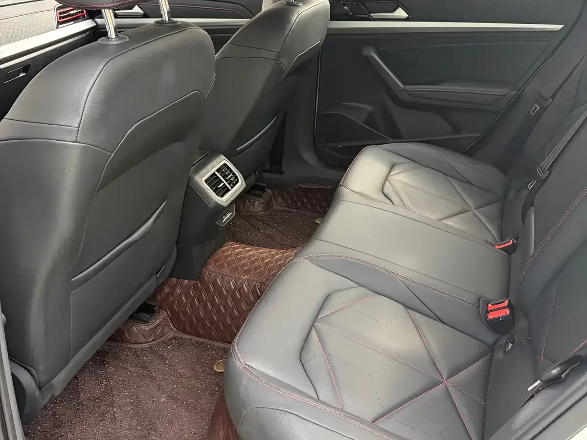 Volkswagen Lavida 2023 Model 300TSI DSG Starlight Leading Edition — Фото автомобиля 6