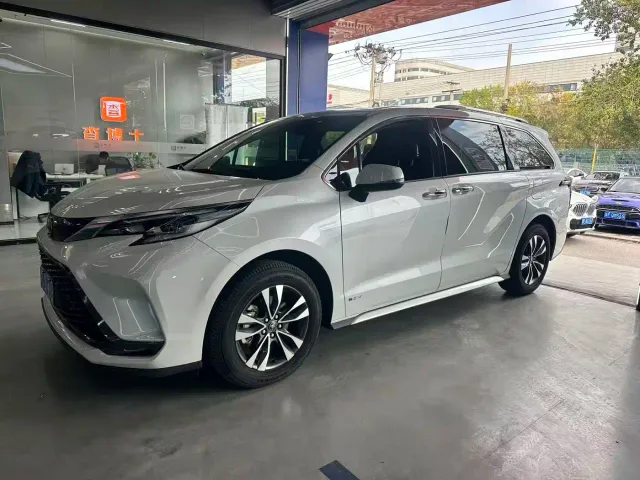 Toyota Granvia — Фото автомобиля 2
