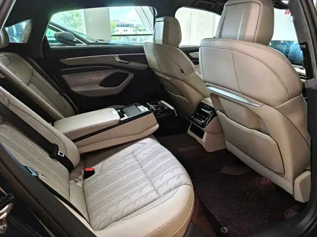 Audi A6L — Фото автомобиля 12