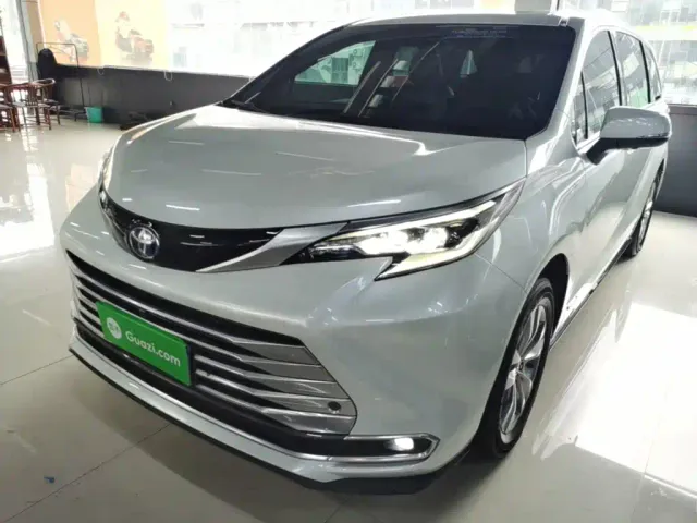 Фотография автомобиля — Toyota Sienna