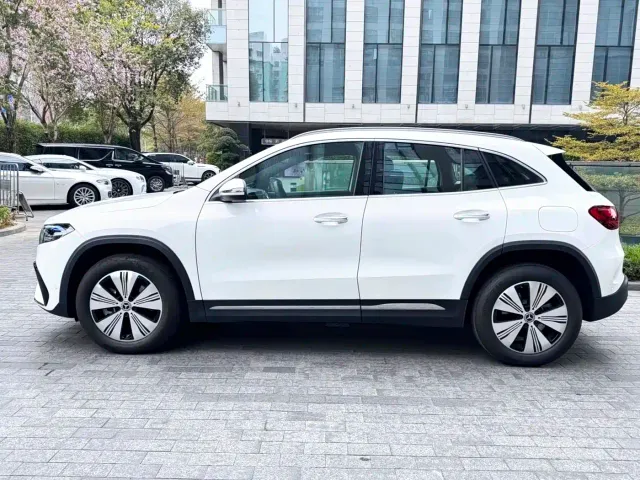 Mercedes-Benz EQA — Фото автомобиля 2