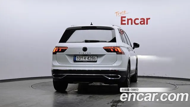 Volkswagen Tiguan Tiguan 2 поколение 2.0 TDI Premium — Фото автомобиля 4