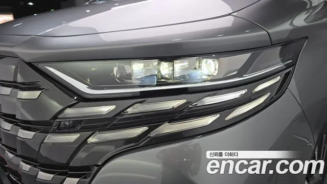 Toyota Alphard — Фото автомобиля 6