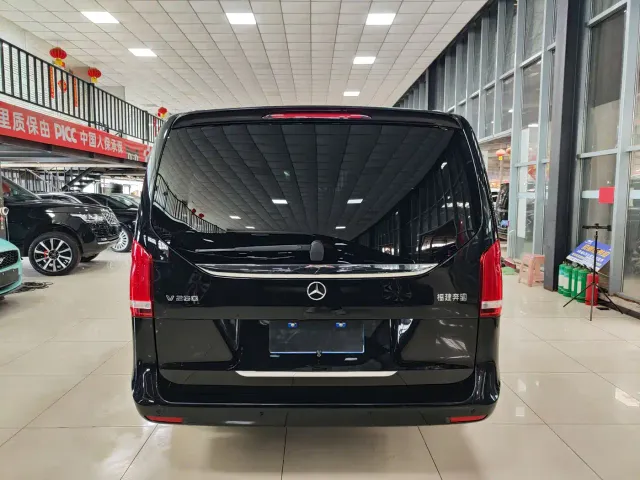 Mercedes-Benz V-Class — Фото автомобиля 29