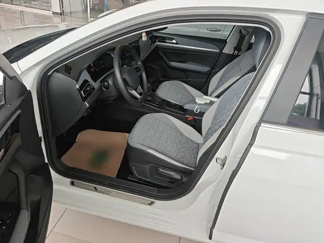 Volkswagen Lavida — Фото автомобиля 14