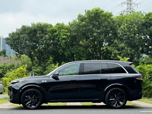 Li Auto L8 — Фото автомобиля 5