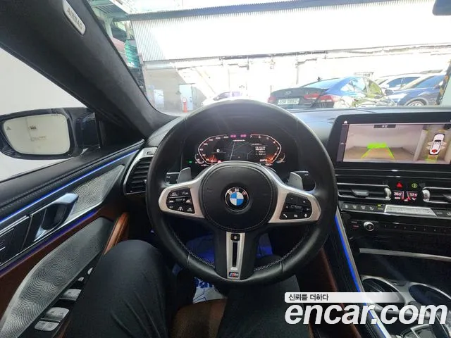 BMW 8 Series G15 — Фото автомобиля 17