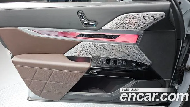 BMW 7 Series G70 — Фото автомобиля 13